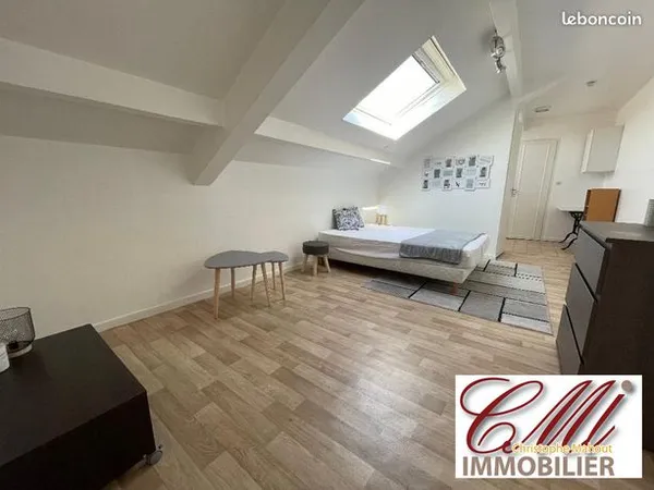 Studio 1 pièce 27 m² 