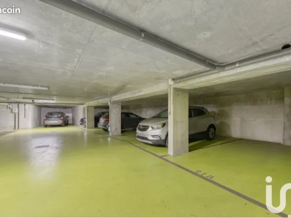 Place de parking sécurisée en sous-sol - Rosny-sous-Bois (Mairie) 