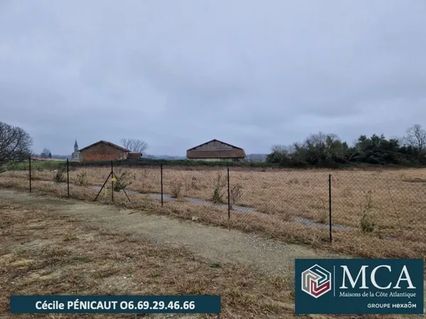 Terrain 677 m² 