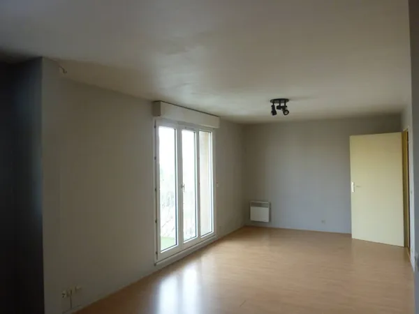 Studio 1 pièce 33 m² 