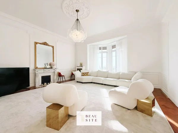 Appartement 4 pièces 190 m² 
