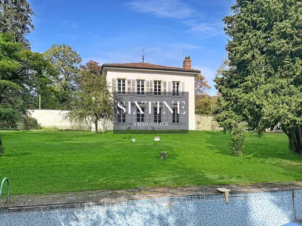 Maison 9 pièces 312 m² 