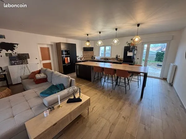 Maison individuelle 93 m² avec jardin et garage - Disponible au 1er avril - 1 050 / mois + 17 charge