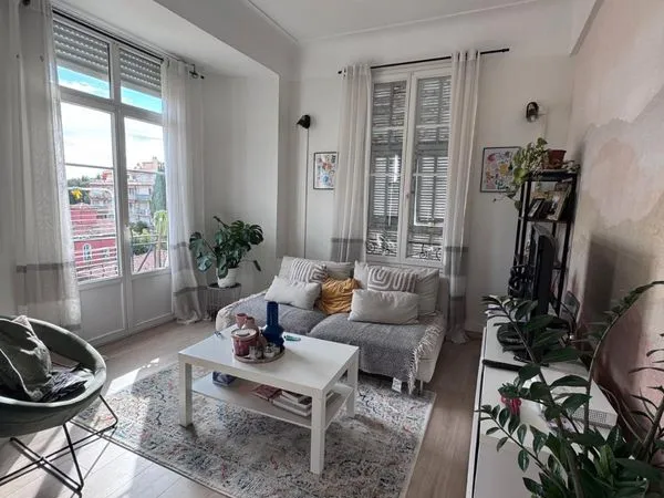 🏡 À vendre - Charmant 3 pièces lumineux, 49 m² - Quartier Les Bosquets, Nice 