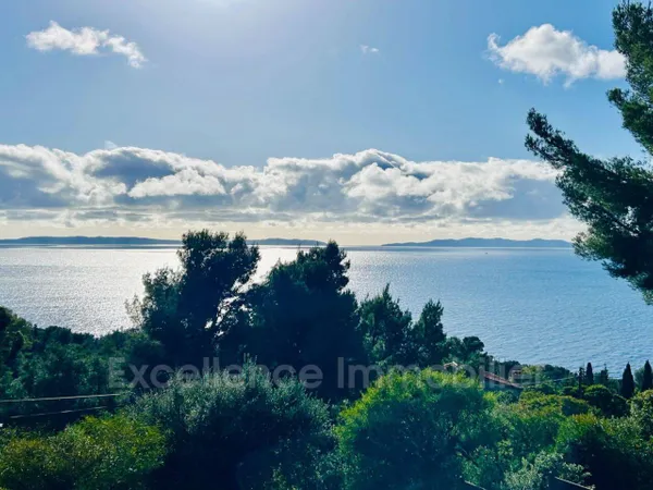 Villa 6 pièces 242 m² 