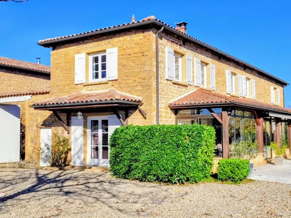 Propriété 13 pièces 351 m² 