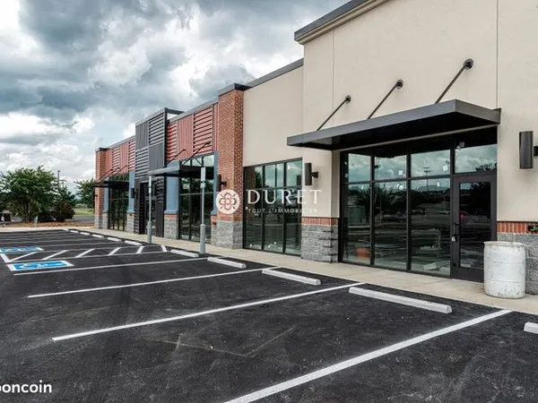 Local commercial 152 m² 
