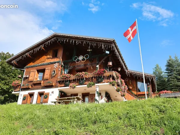 Chalet 169m2 divisé en appartement / vue dégagée sur les Aravis 
