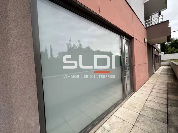 Local commercial 107 m² 