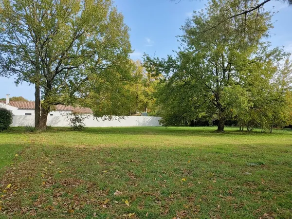 Terrain 370 m² 