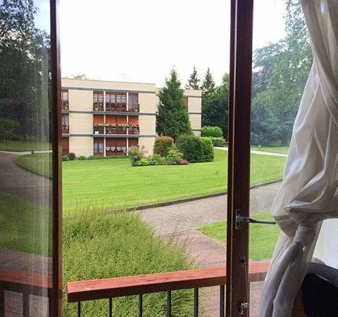 Loue Chambre d'étudiante indépendante à Châtenay Malabry 