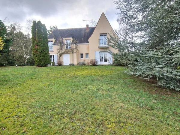 Maison 8 pièces 240 m² 