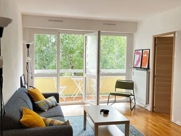 Appartement 1 pièce 87 m² 