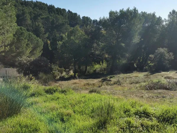 Terrain 854 m² 