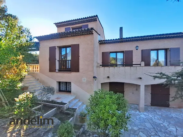 MAISON FAMILIALE 207 M2 