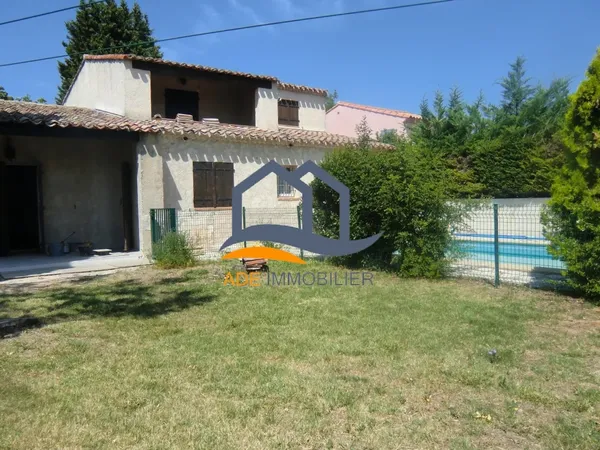 Villa T5 + piscine + garage 140 m² 