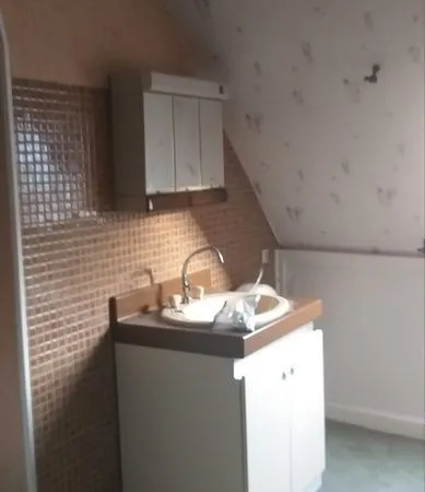 Ménilmontant Chambre de bonne 8,5 m2 