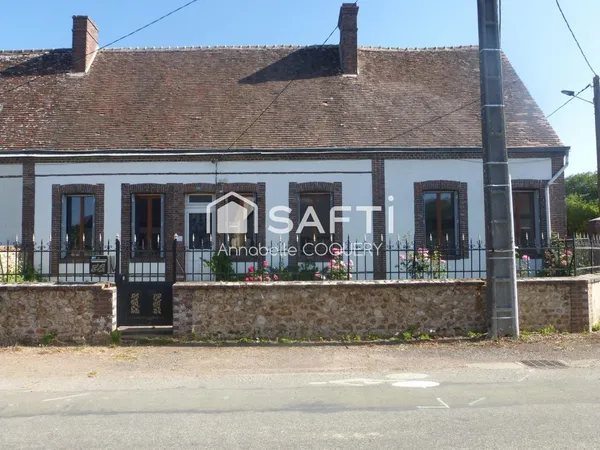 Maison avec potentiel dans un village du Perche. 