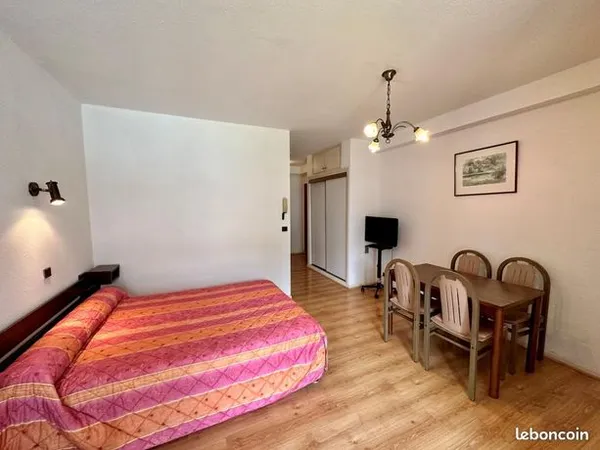 Studio 1 pièce 32 m² 
