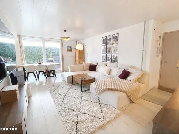 Duplex 93 m² - Rez-de-jardin / terrasse - 4 chambres - Résidence privée - Proche frontière 