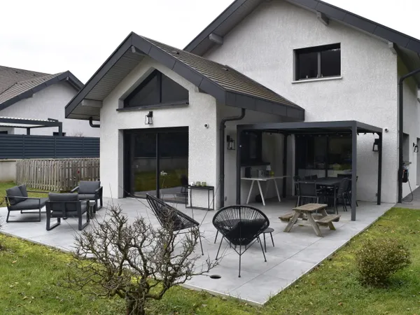 Maison familiale dans un environnement privilégié à DUINGT à deux pas du lac d'Annecy 