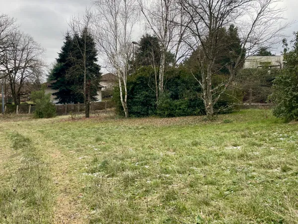 Terrain Charbonnieres Les Bains 910 m2 