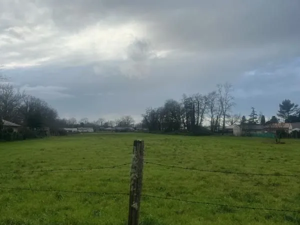 Terrain 700 m² Castres Gironde 