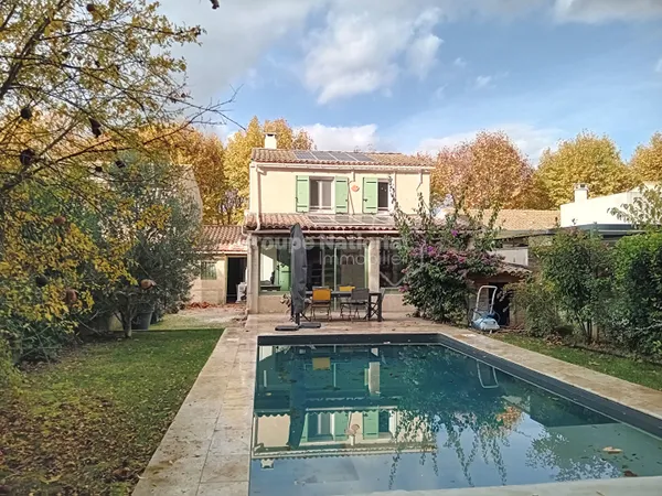 Maison 109 m2, 3 chb, piscine, garage, terrain 469 m2 