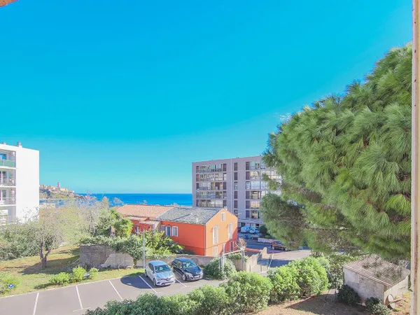 Appartement 4 pièces 70 m² 