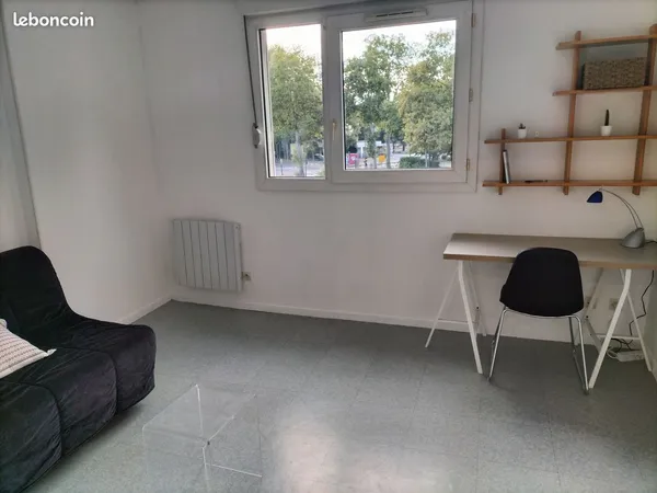 A LOUER lumineux studio étudiant prox immédiate campus La Doua 