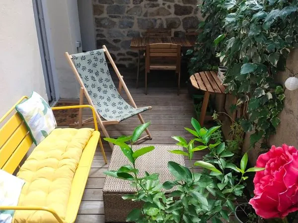 Appartement meublé 65 m² avec terrasse, quartier Vivaraize 