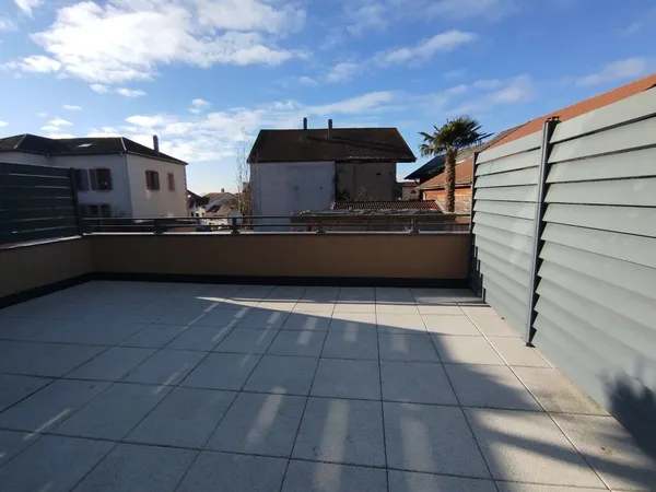 MACHILLY, T2 avec terrasse et jardin privé. 
