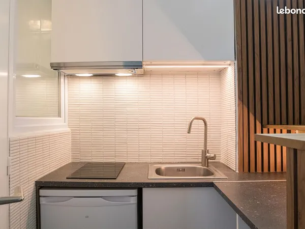 Refait à Neuf Studio 23m² Clichy Mairie/Gare - Cuisine & SDB Équipées - DPE D 