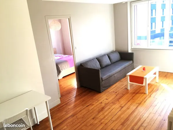 Grand F2 meublé de 50 m² quartier étudiant facs écoles situé face citée LEBON 