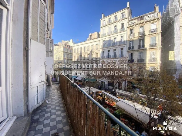 Studio 6 pièces 127 m² 