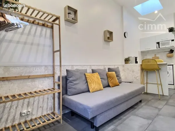 Studio 1 pièce 18 m² 