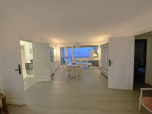 Appartement 5 pièces 142 m² 