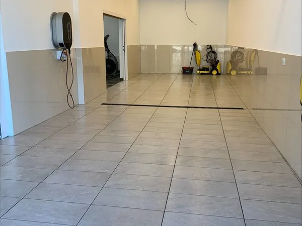 Local professionnel 89 m² 