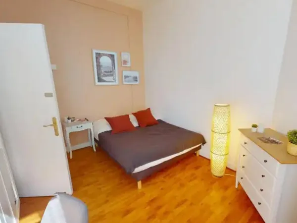 Appartement 12 pièces 168 m² 