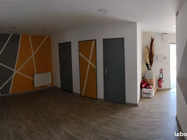 Local bureaux 100 m2 