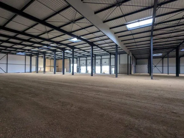 Local d'activité 3597 m² 