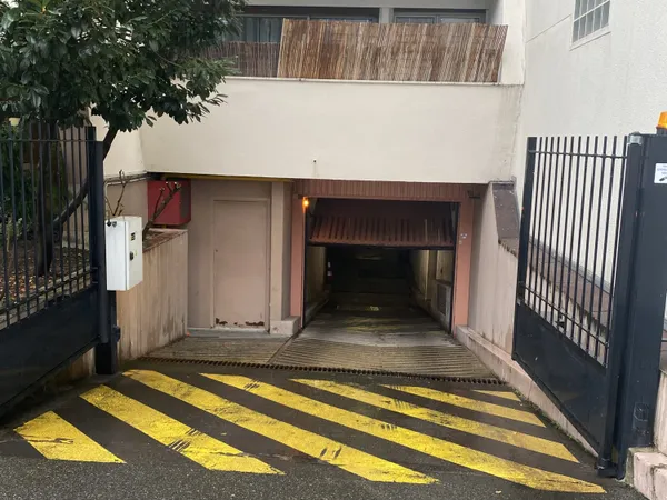 Parking - Garage Location Villejuif   70€