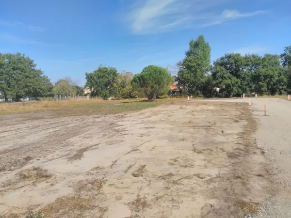 Terrain 250 m² 
