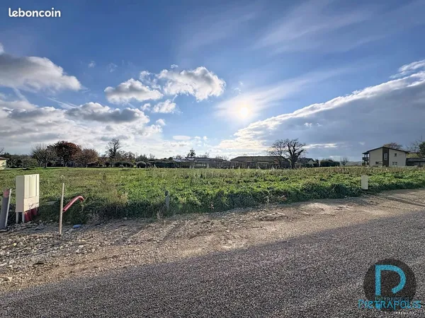 Terrain 718 m² Chaveyriat 