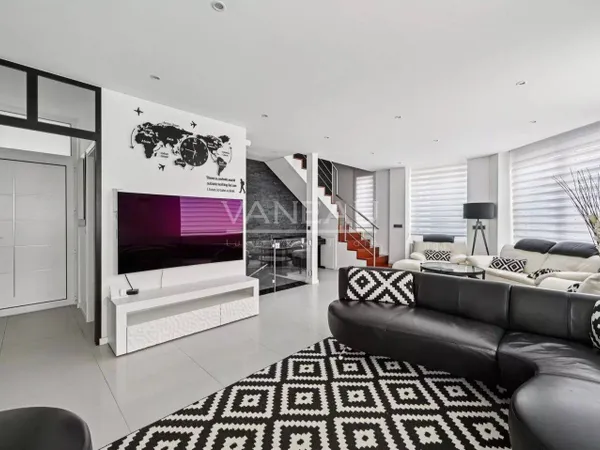 Appartement 7 pièces 155 m² 