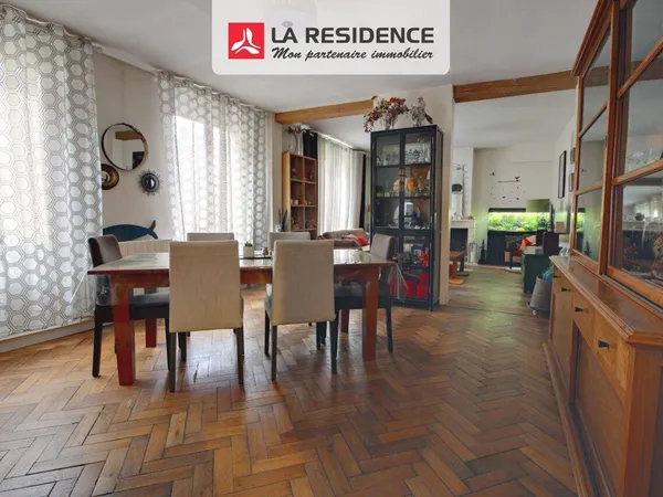 Maison 7 pièces 210 m² 