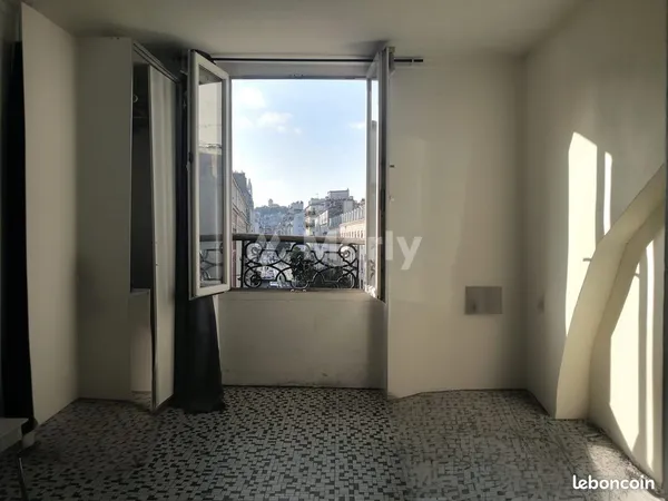Studio 1 pièce 13 m² 