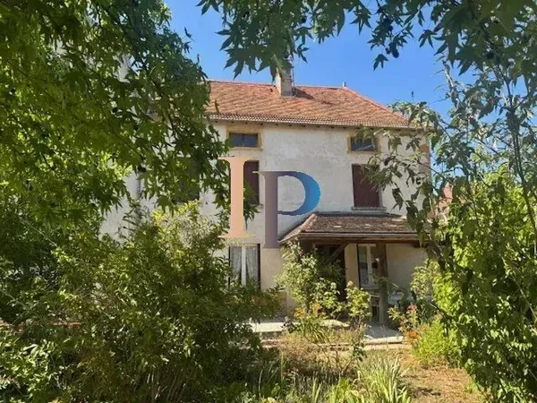 MAISON DE CAMPAGNE - ENTRE MARCIGNY ET POUILLY SOUS CHARLIEU 