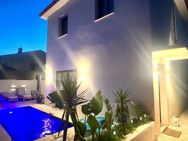 Maison contemporaine haut de gamme avec piscine - Sainte-Marguerite / La Garde 