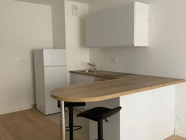 2 pièces 44m2 meublé 830CC 